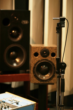 Acoustic adjustment of a listening room