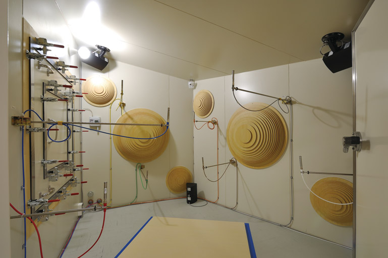 残響室法吸音率測定